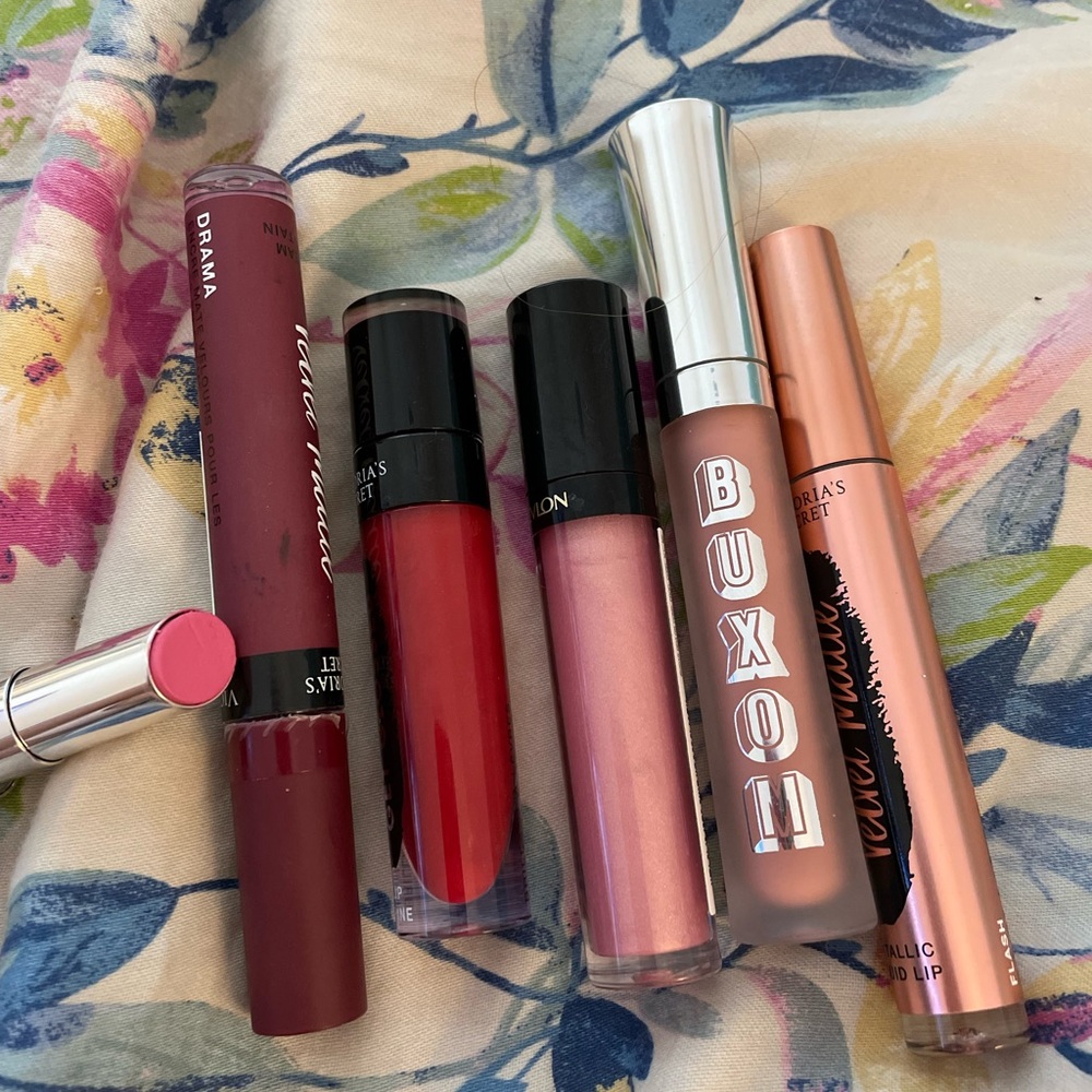 bundle of lip products